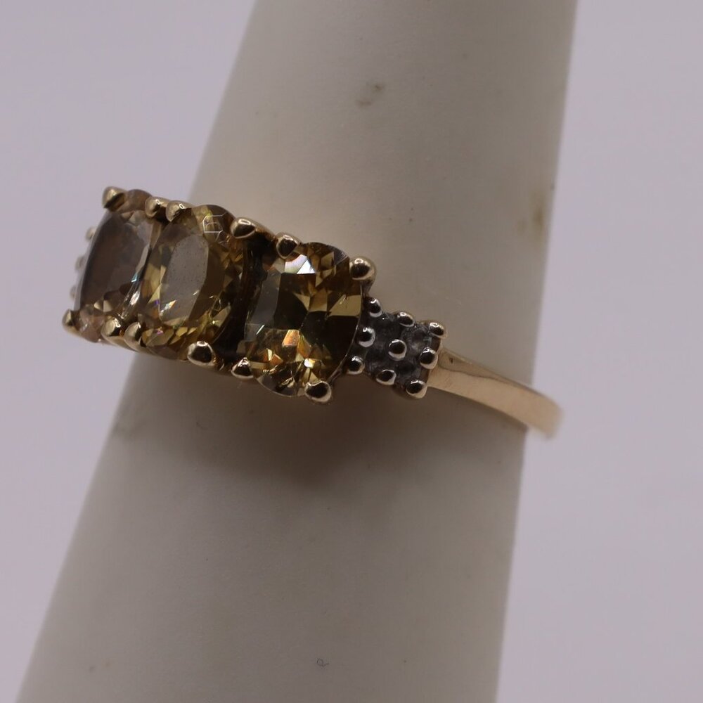 10KT GOLD YELLOW ZIRCON RING - Picture 4 of 11